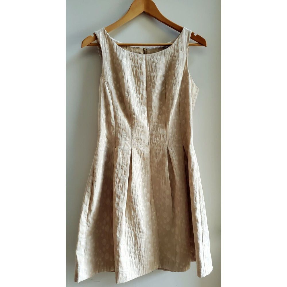 Taylor Dress 8 Short Sleeveless Jacquard Lined Gold Metallic Tear Drops Back Zip